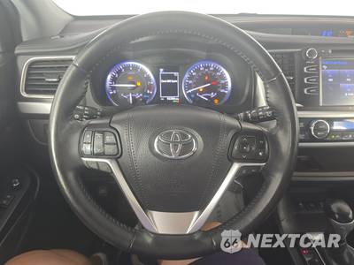 2019 Toyota Highlander XLE - zdjęcie 10 z 18 - miniatura