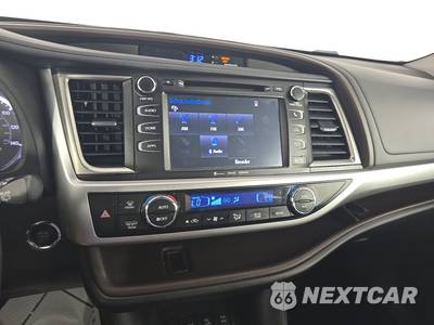 2019 Toyota Highlander XLE - zdjęcie 11 z 18 - miniatura