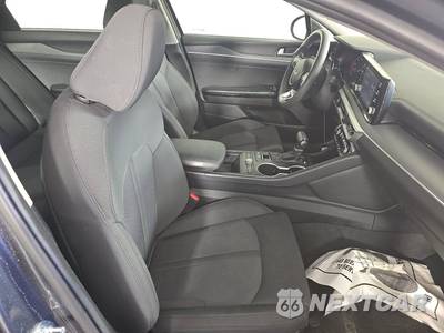 2023 Kia K5 LXS - zdjęcie 8 z 17 - miniatura