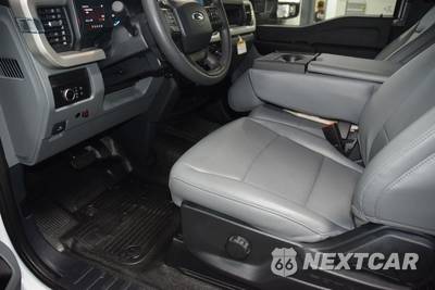 2024 Ford Super Duty F-450 Cab Chassis XL Extended Cab w/Rear Doors DRW - zdjęcie 26 z 39 - miniatura