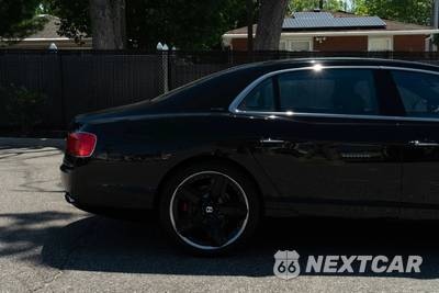 2014 Bentley Flying Spur W12 - zdjęcie 36 z 58 - miniatura