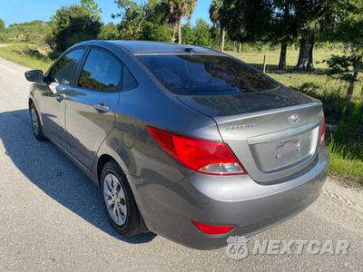 2015 Hyundai Accent GLS Sedan - zdjęcie 9 z 50 - miniatura