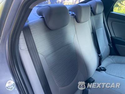 2015 Hyundai Accent GLS Sedan - zdjęcie 33 z 50 - miniatura