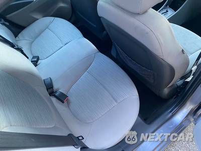 2015 Hyundai Accent GLS Sedan - zdjęcie 35 z 50 - miniatura