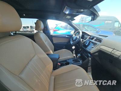 2022 Volkswagen Tiguan SE R-Line Black - zdjęcie 8 z 24 - miniatura