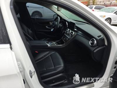 2017 Mercedes-Benz C 300 4MATIC Sedan - zdjęcie 8 z 22 - miniatura