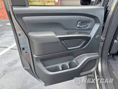 2024 Nissan TITAN PRO-4X Crew Cab Short Bed - zdjęcie 37 z 48 - miniatura