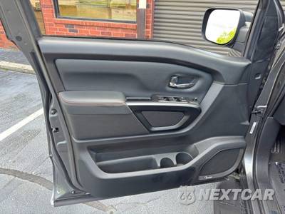 2024 Nissan TITAN PRO-4X Crew Cab Short Bed - zdjęcie 36 z 48 - miniatura