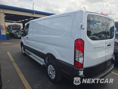 2025 Ford Transit 250 Cargo Van Low Roof 148.0" WB - zdjęcie 6 z 23 - miniatura