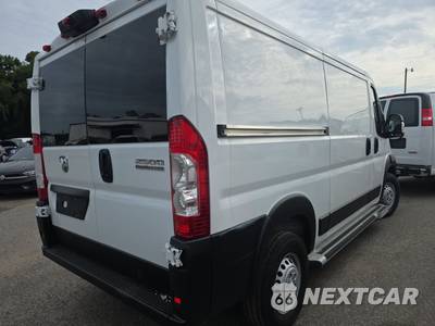 2025 Ram ProMaster 2500 Cargo Van Tradesman w/Passenger Seat Low Roof 136.0" WB - zdjęcie 4 z 22 - miniatura