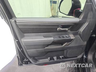 2026 Toyota Sequoia Platinum - zdjęcie 9 z 17 - miniatura