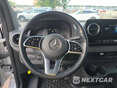 2020 Mercedes-Benz Sprinter 3500XD Cab Chassis DRW - zdjęcie 10 z 27 - miniatura