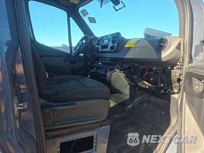 2019 Mercedes-Benz Sprinter 2500 Crew Van High Roof 144.0" WB - zdjęcie 8 z 51 - miniatura