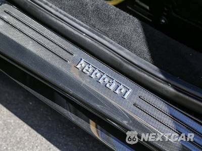2013 Ferrari 458 Spider Convertible - zdjęcie 34 z 58 - miniatura