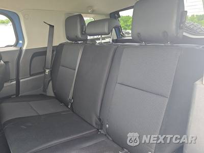 2012 Toyota FJ Cruiser w/Rear Doors - zdjęcie 13 z 27 - miniatura