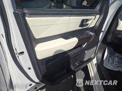 2023 Toyota Sequoia Capstone - zdjęcie 9 z 33 - miniatura