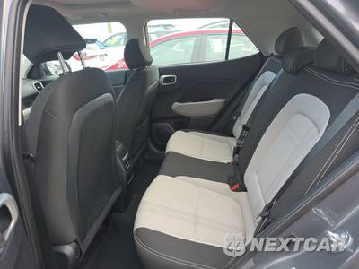 2025 Hyundai Venue SEL - zdjęcie 13 z 26 - miniatura