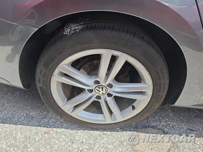 2015 Volkswagen Passat 1.8T SE w/Sunroof & Navigation - zdjęcie 7 z 33 - miniatura