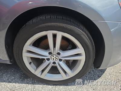 2015 Volkswagen Passat 1.8T SE w/Sunroof & Navigation - zdjęcie 9 z 33 - miniatura