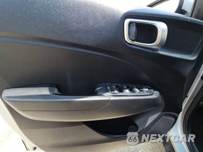 2020 Hyundai Venue SE - zdjęcie 9 z 30 - miniatura