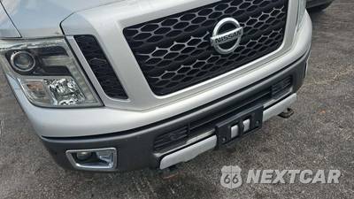 2016 Nissan TITAN XD PRO-4X Crew Cab Medium Bed - zdjęcie 27 z 32 - miniatura