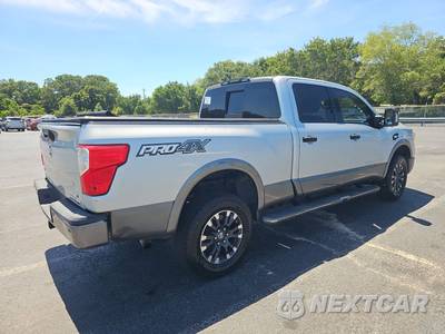 2016 Nissan TITAN XD PRO-4X Crew Cab Medium Bed - zdjęcie 4 z 32 - miniatura