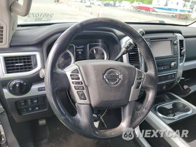 2016 Nissan TITAN XD PRO-4X Crew Cab Medium Bed - zdjęcie 10 z 32 - miniatura
