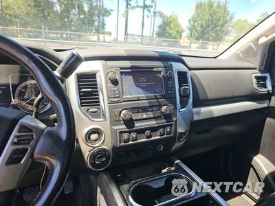 2016 Nissan TITAN XD PRO-4X Crew Cab Medium Bed - zdjęcie 11 z 32 - miniatura