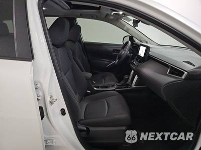 2024 Toyota Corolla Cross LE - zdjęcie 8 z 23 - miniatura