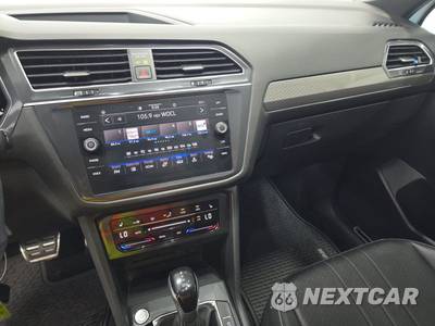 2022 Volkswagen Tiguan SE R-Line Black - zdjęcie 11 z 21 - miniatura