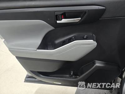2023 Toyota Highlander XLE - zdjęcie 9 z 23 - miniatura