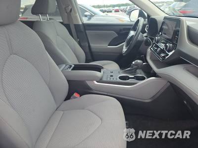 2023 Toyota Highlander LE - zdjęcie 8 z 20 - miniatura