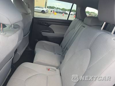 2023 Toyota Highlander LE - zdjęcie 13 z 20 - miniatura