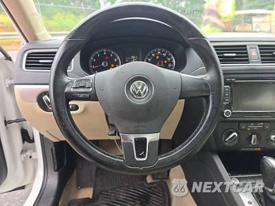 2014 Volkswagen Jetta SE Sedan w/Connectivity & Sunroof - zdjęcie 10 z 45 - miniatura