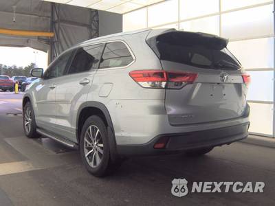 2017 Toyota Highlander XLE - zdjęcie 6 z 31 - miniatura