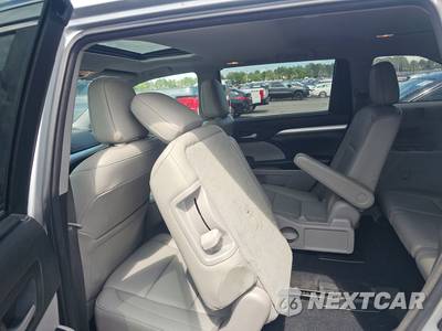 2017 Toyota Highlander XLE - zdjęcie 13 z 31 - miniatura