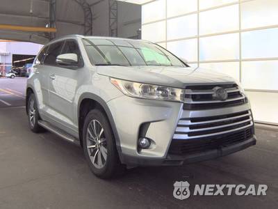 2017 Toyota Highlander XLE - zdjęcie 3 z 31 - miniatura