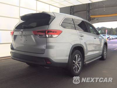 2017 Toyota Highlander XLE - zdjęcie 4 z 31 - miniatura