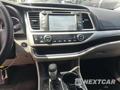 2017 Toyota Highlander XLE - zdjęcie 11 z 31 - miniatura