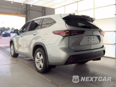 2024 Toyota Highlander LE - zdjęcie 6 z 27 - miniatura