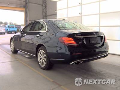2017 Mercedes-Benz E 300 Luxury 4MATIC Sedan - zdjęcie 6 z 20 - miniatura