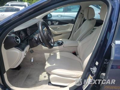 2017 Mercedes-Benz E 300 Luxury 4MATIC Sedan - zdjęcie 7 z 20 - miniatura