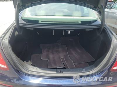 2017 Mercedes-Benz E 300 Luxury 4MATIC Sedan - zdjęcie 16 z 20 - miniatura