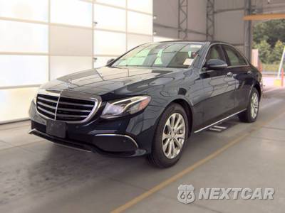2017 Mercedes-Benz E 300 Luxury 4MATIC Sedan - zdjęcie 1 z 20 - miniatura