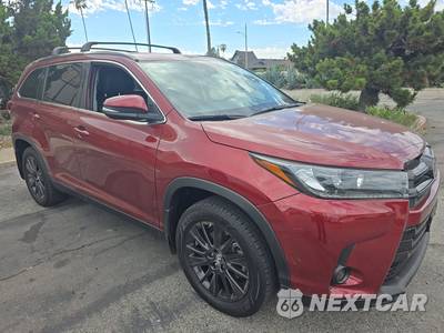 2019 Toyota Highlander SE - zdjęcie 3 z 38 - miniatura