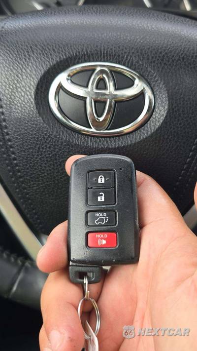 2019 Toyota Highlander SE - zdjęcie 26 z 38 - miniatura