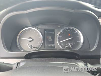 2019 Toyota Highlander SE - zdjęcie 12 z 38 - miniatura