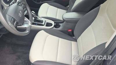 2017 Hyundai Ioniq Hybrid Blue - zdjęcie 21 z 28 - miniatura