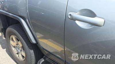 2010 Toyota FJ Cruiser w/Rear Doors - zdjęcie 20 z 25 - miniatura