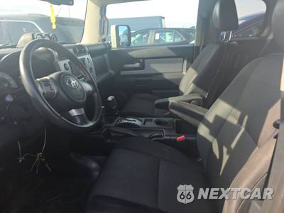 2010 Toyota FJ Cruiser w/Rear Doors - zdjęcie 7 z 25 - miniatura